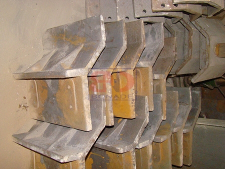 大型天然气炉台车帮板